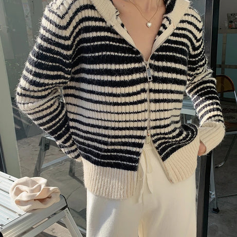 Aesthetic Urban Curl-Up Zip Cardigan stripe One Size Shoptery
