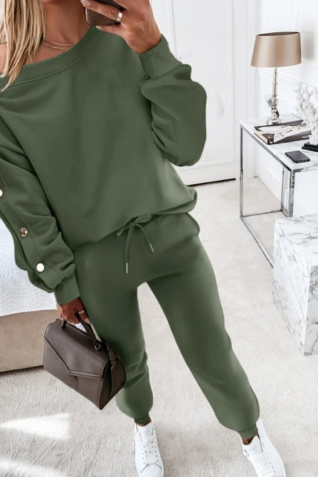 Woman Skew Neck Buttoned Sweatshirt & Cuffed Pants Set