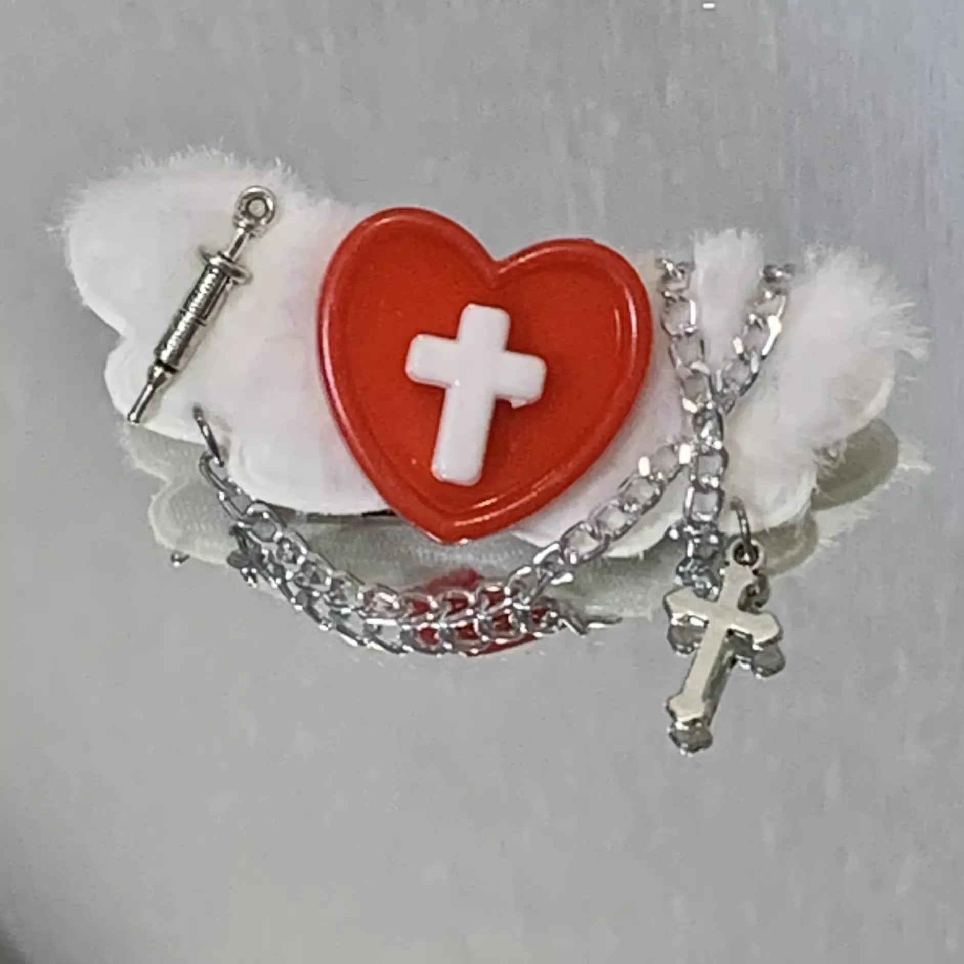 Menhera Cross Heart Wing Hair Clips with Syringe & Pill Charms white red Shoptery Main image
