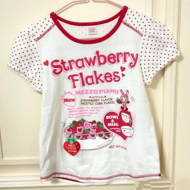 Decora Mezzo Piano Strawberry Flakes Cereal Graphic Tee photo color Shoptery
