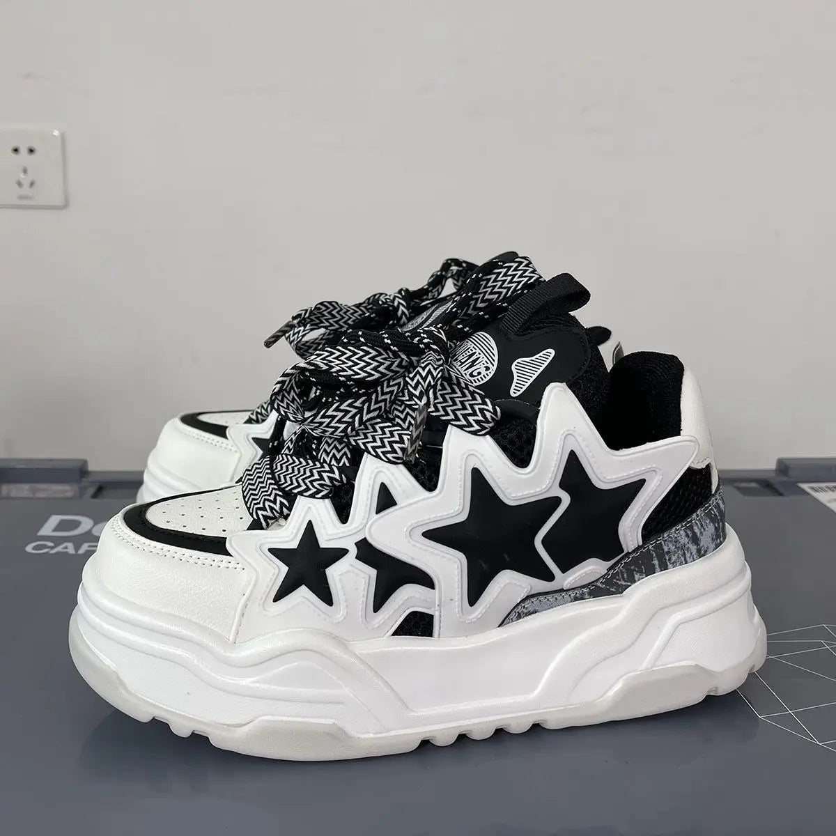 Galaxy Stride Sneakers Beige Shoptery