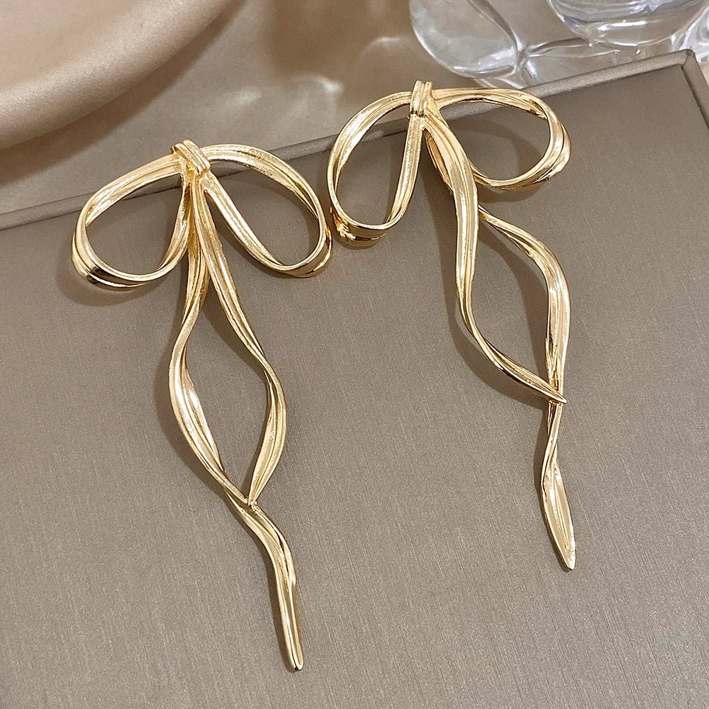 Abstract Flow Ribbon Aesthetic Earrings Simple Gold Shoptery