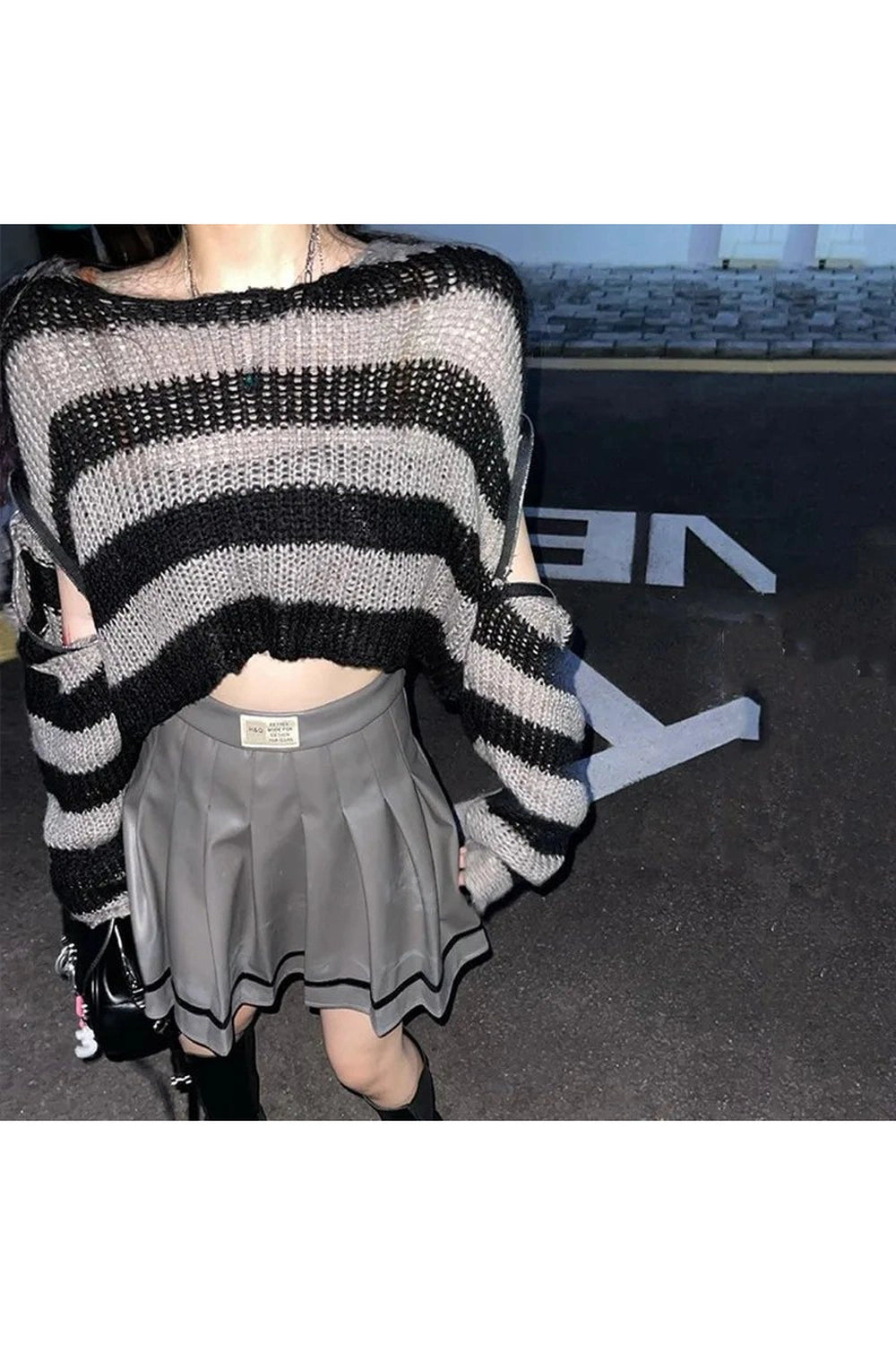 Grunge Striped Crop Sweater - 