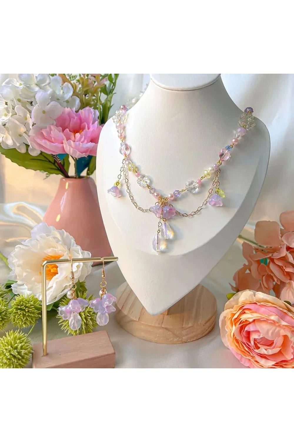 Lily Floral Necklace Shoptery