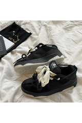 Kawaii Monochrome Edgy Low-Top Sneakers Black Shoptery