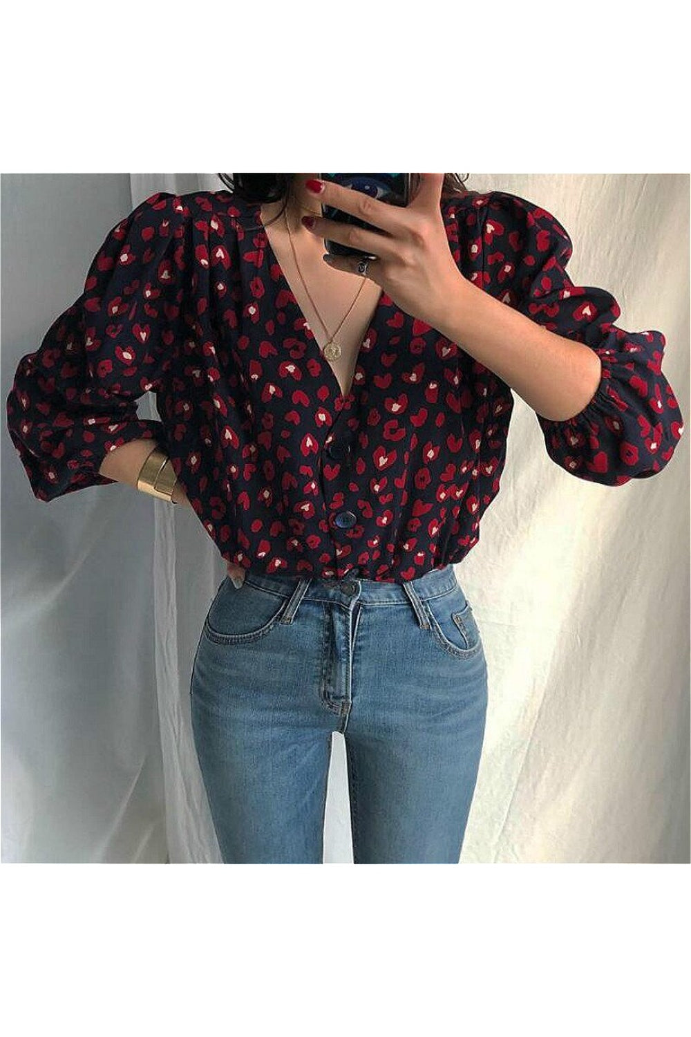 V-neck Retro Shirt - Shirts