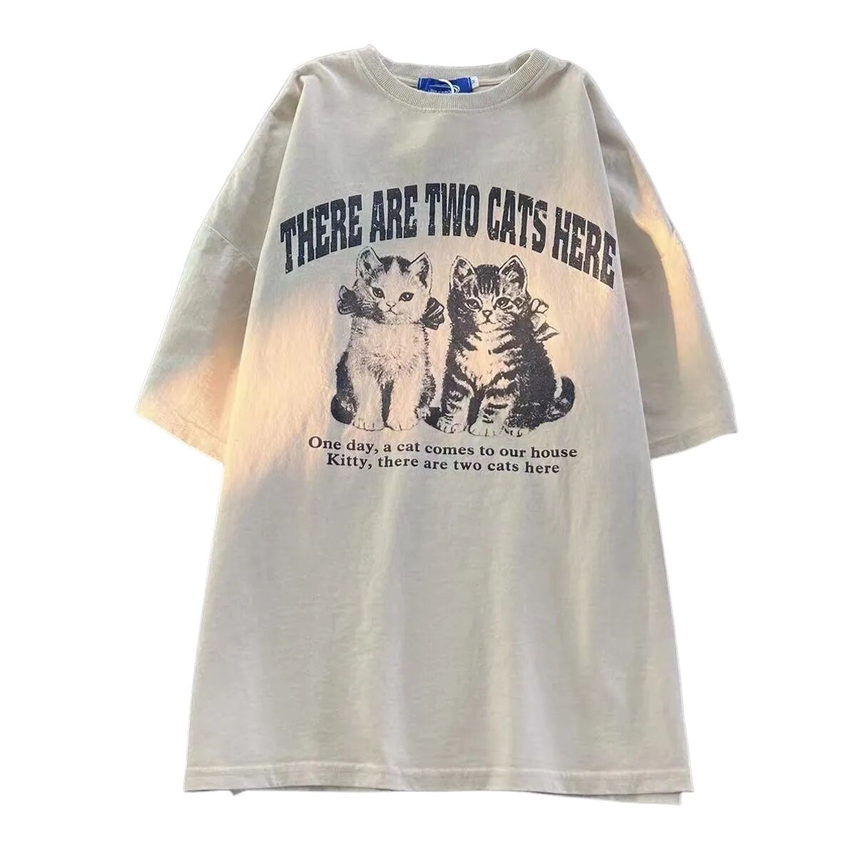 Worn Cat Retro T-shirt -